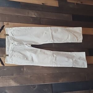 Old Navy regular fit white distressed jeans. Size 4